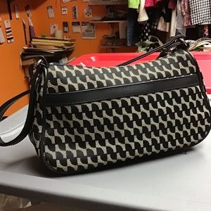COLLECTION  women's 1 STRAP PURSE  black and GRAY pattern